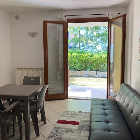 Appartamento Il Faro Con Giardino In Residence Con Piscina Ντεζεντσάνο ντελ Γκάρντα Εξωτερικό φωτογραφία