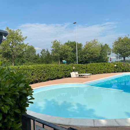 Appartamento Il Faro Con Giardino In Residence Con Piscina Ντεζεντσάνο ντελ Γκάρντα Εξωτερικό φωτογραφία