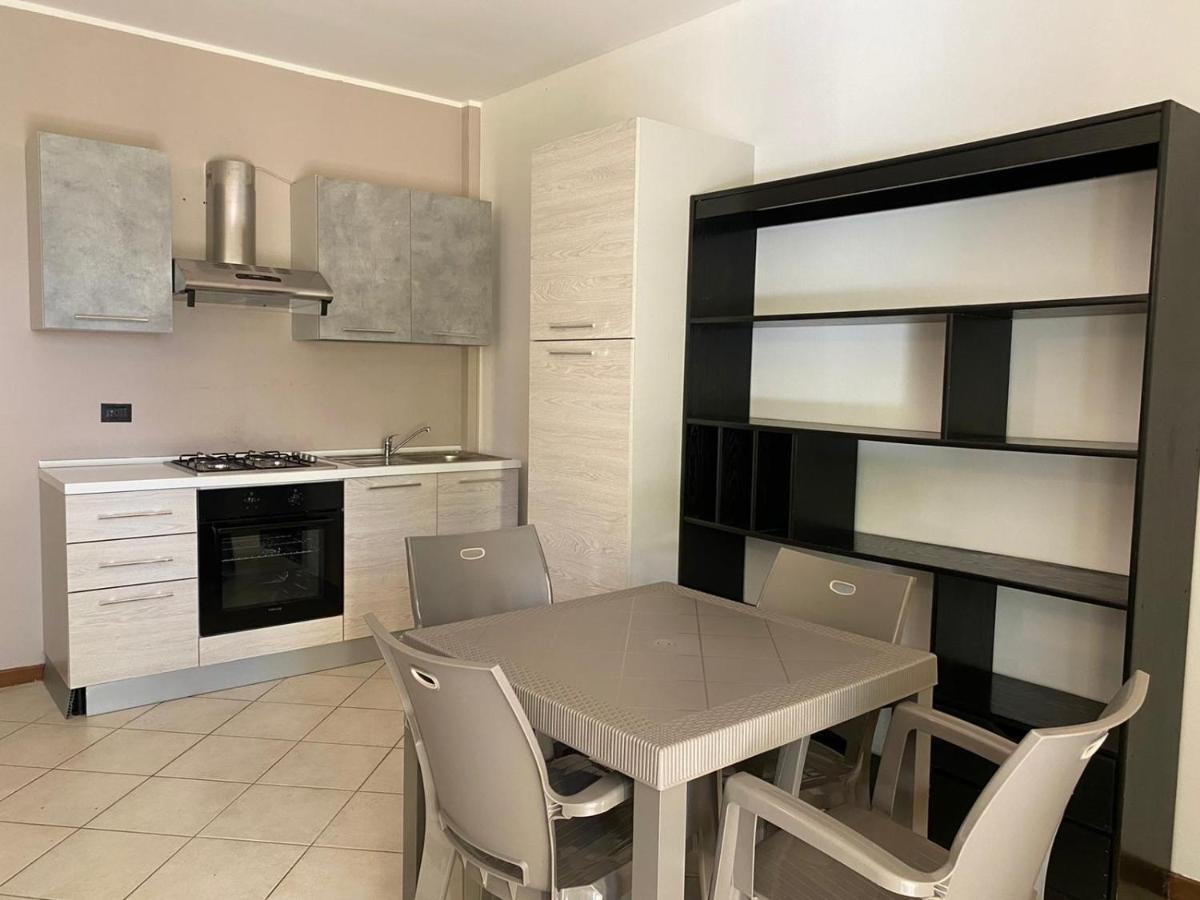 Appartamento Il Faro Con Giardino In Residence Con Piscina Ντεζεντσάνο ντελ Γκάρντα Εξωτερικό φωτογραφία