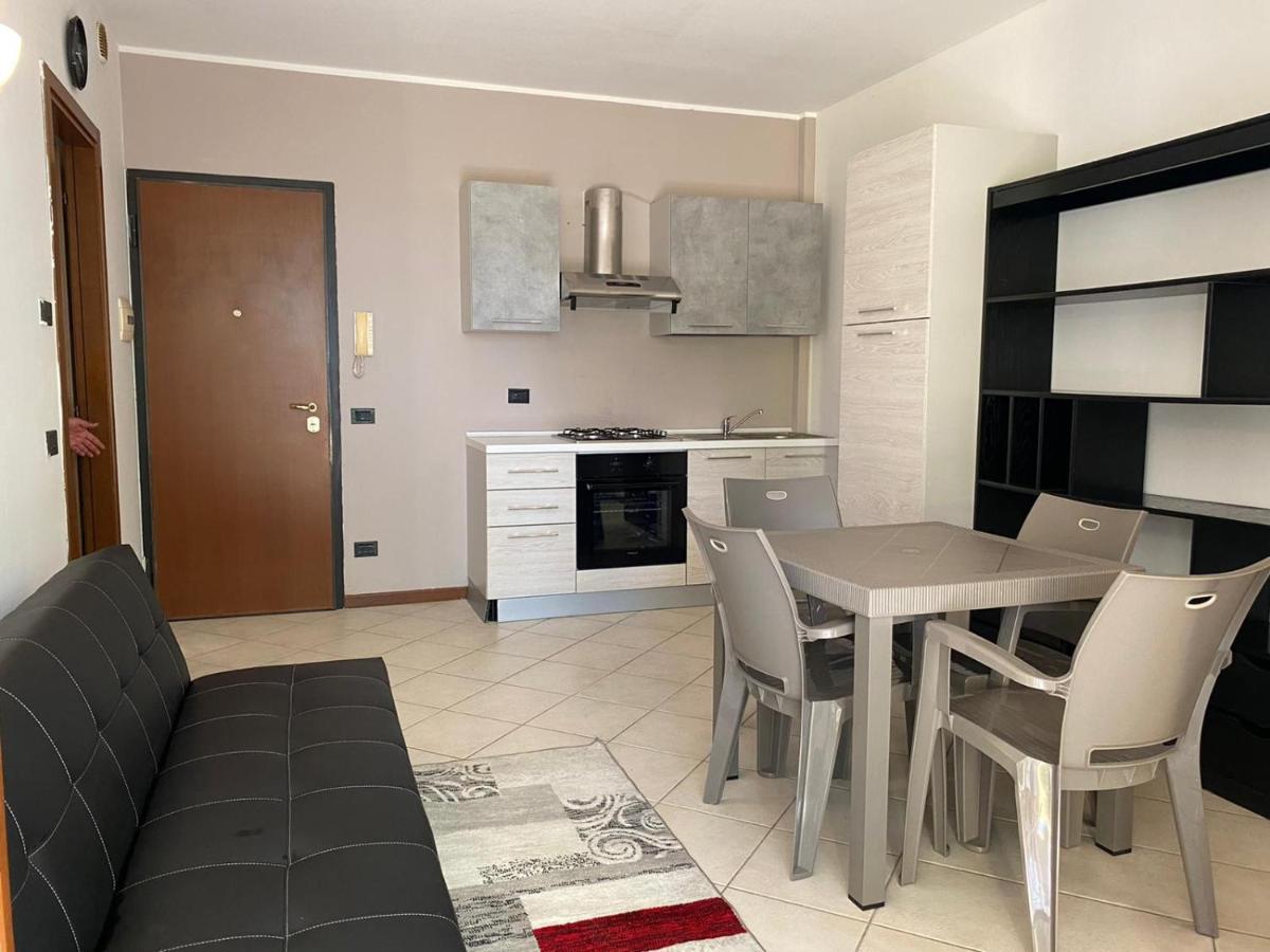 Appartamento Il Faro Con Giardino In Residence Con Piscina Ντεζεντσάνο ντελ Γκάρντα Εξωτερικό φωτογραφία