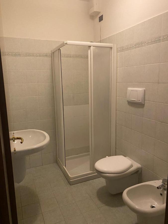 Appartamento Il Faro Con Giardino In Residence Con Piscina Ντεζεντσάνο ντελ Γκάρντα Εξωτερικό φωτογραφία