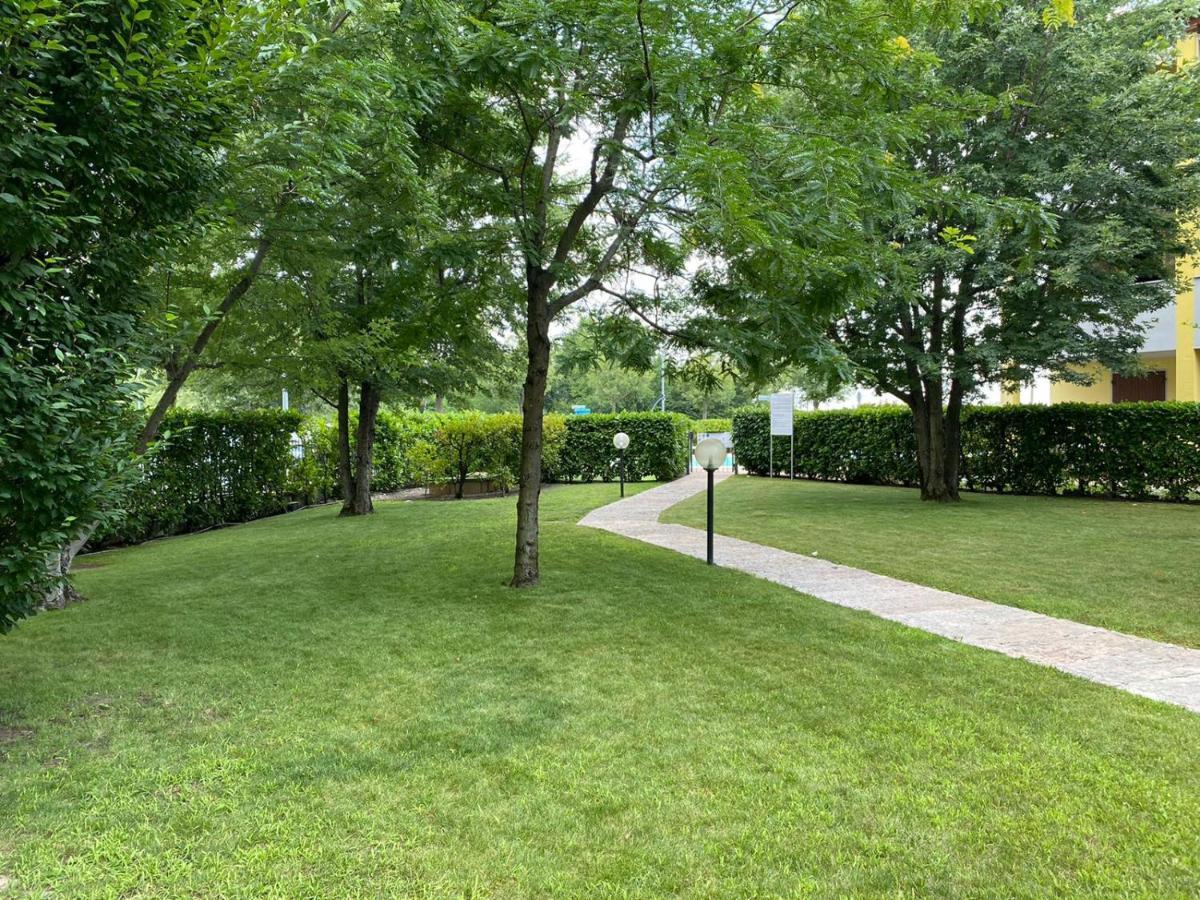 Appartamento Il Faro Con Giardino In Residence Con Piscina Ντεζεντσάνο ντελ Γκάρντα Εξωτερικό φωτογραφία
