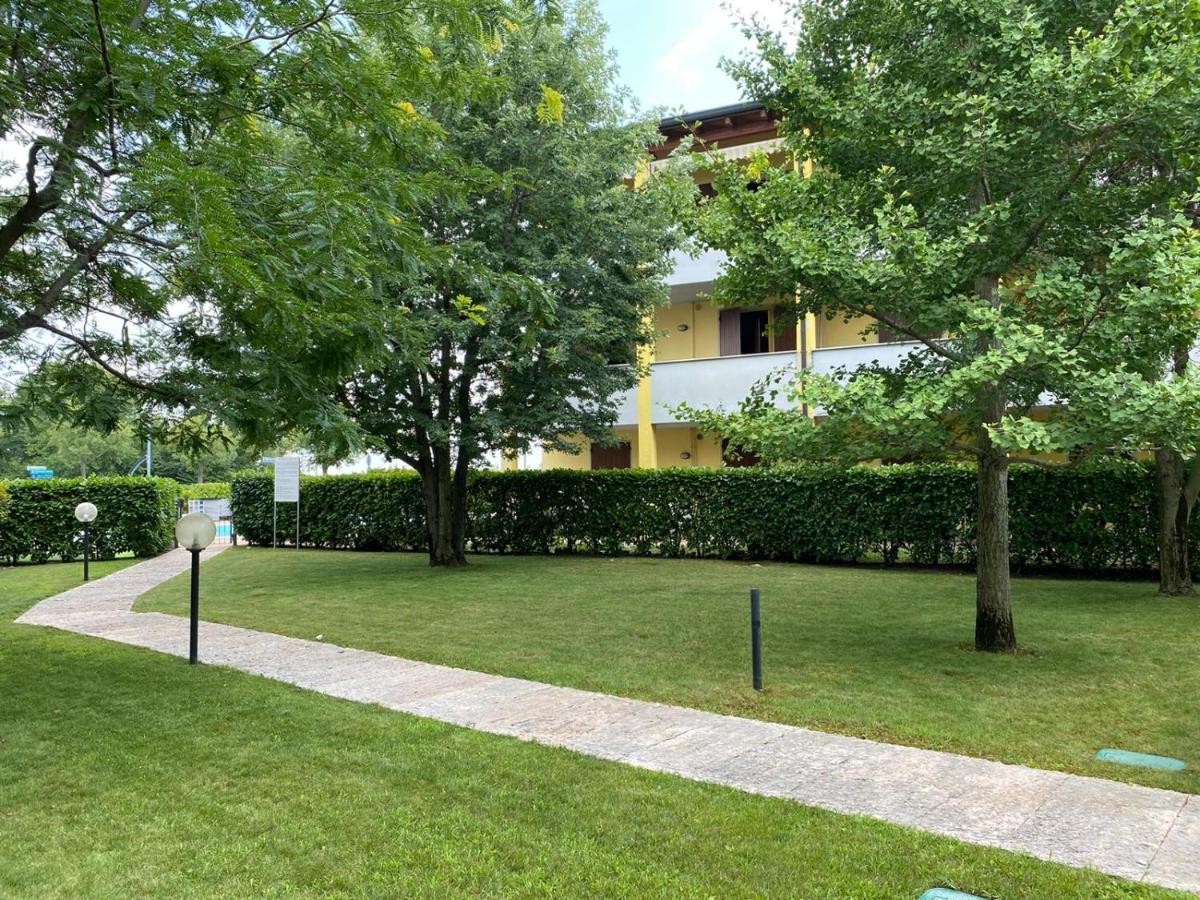 Appartamento Il Faro Con Giardino In Residence Con Piscina Ντεζεντσάνο ντελ Γκάρντα Εξωτερικό φωτογραφία